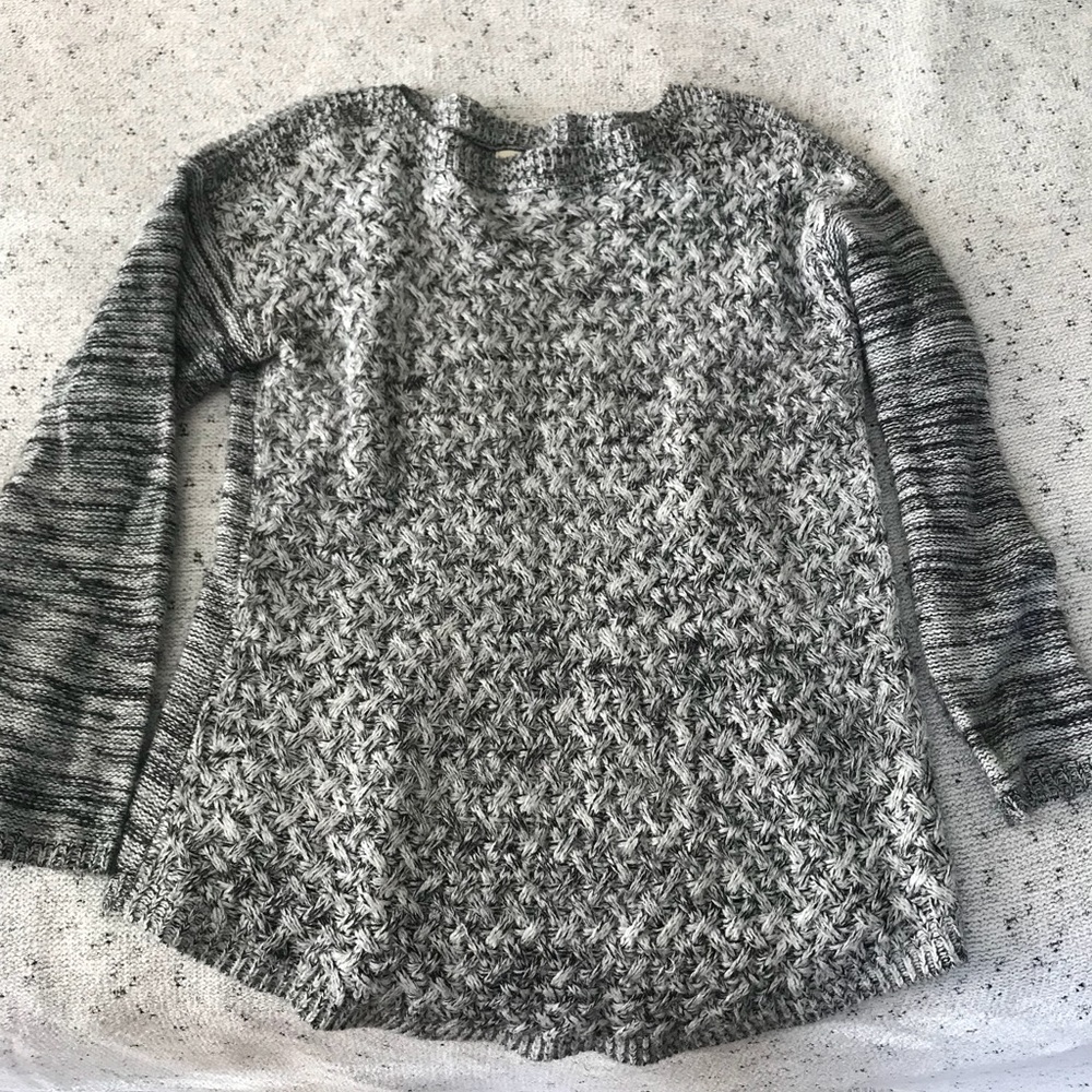 Women’s grey sweater